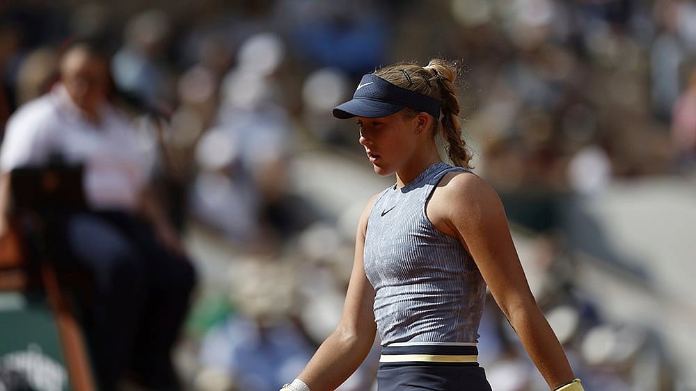 | Photo: AP/Aurelien Morissard : Russia's Mirra Andreeva in action.